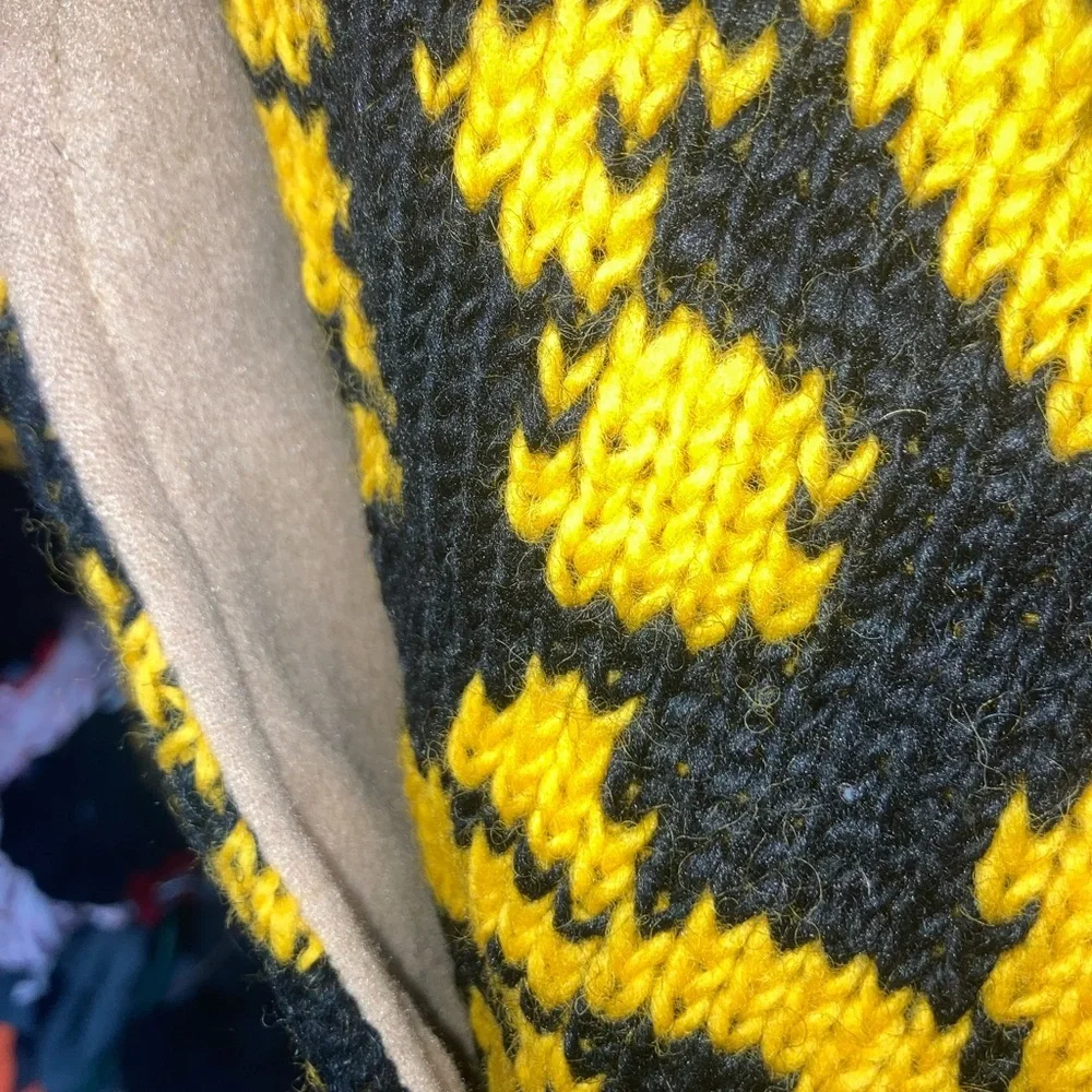 Yellow and Black Patterned Jacket with hoodie 100 % Wool UNIQUE - Picture 10 of 13